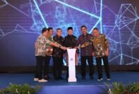 Menteri ATR/BPN Nasron pencet bel sebagai tanda peluncuran tiga program. (Foto.Ist) 