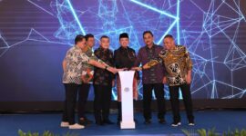 Menteri ATR/BPN Nasron pencet bel sebagai tanda peluncuran tiga program. (Foto.Ist) 