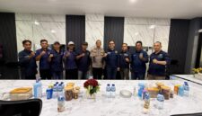 Kapolres Lampung Selatan AKBP Deddy Kurniawan foto bersama pengurus PWI Lamsel, usai beraudiensi. (Foto.Ist) 