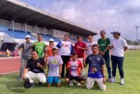 Poto: Manager Fahrrurozi, ketua Harian Supriyadi Alfian dan  jajaran pengurus PWI Lampung bersama para Atlet. (Hms/PWI Lpg).