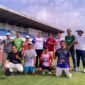 Poto: Manager Fahrrurozi, ketua Harian Supriyadi Alfian dan  jajaran pengurus PWI Lampung bersama para Atlet. (Hms/PWI Lpg).