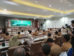 Bupati Lamsel Radityo Egi Pratama tengah memberikan sambutan dalam acara Whorshop.(foto.Juwantoro) 