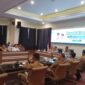 Pemkab Lamsel gelar rakor mingguan, tampal Sekdakab Lamsel Supriyanto tengah memberikan paparan. (Foto.Juwantoro) 