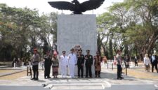 Ketua DPRD Lamsel Bersama Bupati,wakil bupati Kapolres dan Komandan Kodim Lamsel (dok Humas DPRD Lamselo)