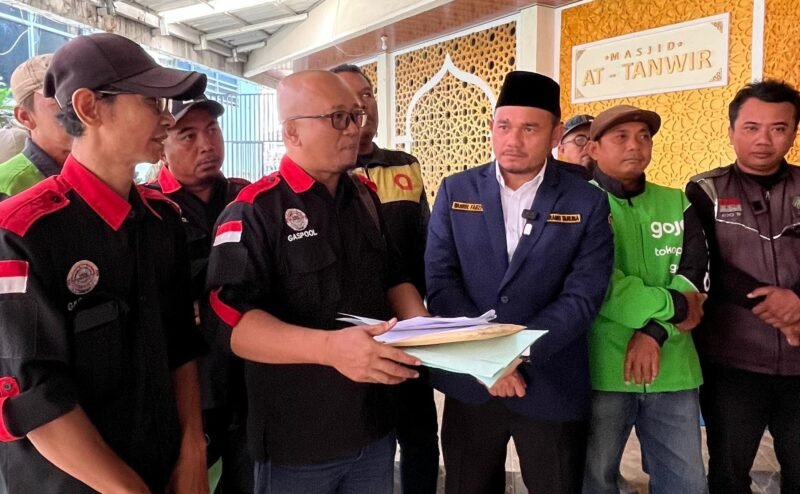 Poto: perwakilan pengemudi transportasi online menyepakati 11 poin aspirasi yang akan disampaikan kepada pemerintah pusat dan DPR RI. (Ist).