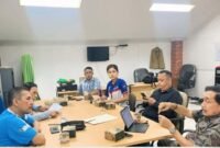 Poto: Wakil Ketua IV KONI Lampung, Achmad Chrisna Putra bersama tim Humas KONI Lampung (Poto fery).
