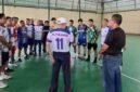 Poto : Manajer Tim Futsal PWI Lampung, Muhammad Yuliardi memberikan arahan Atlet Futsal PWI Lampung.