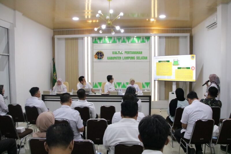 Pihak Kantor Pertanahan Lampung Selatan menggelar sosialisasi pengadaan tanah