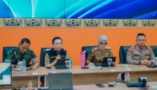 Sekretaris Daerah Provinsi Lampung, Marindo Kurniawan saat konferensi pers perkembangan erupsi Gunung Anak Krakatau (dok Kominfo)