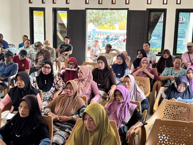 Masyarakat Candipuro tengah mengikuti kegiatan ekspose data dan perencanaan kerjasama yang dilakukan Kantor Pertanahan Lampung Selatan. 