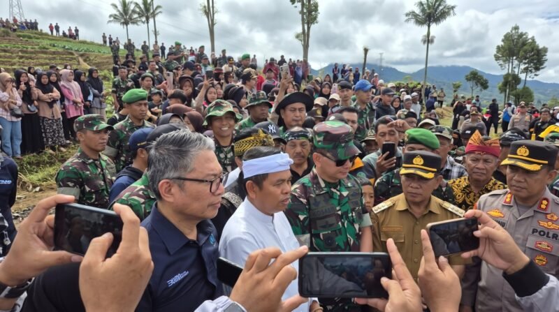 Foto: Gubernur Jawa Barat saat kunjungan ke  PTPN I (Persero) Regional 2 (ist)