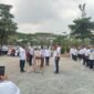 Para pejabat melakukan penandatanganan berita acara pelantikan. (Foto.Juwantoro) 