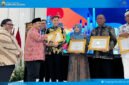Penyerahan Penghargaan PPD tahun 2026. (Foto.Diskominfo Lamsel) 