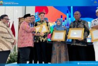 Penyerahan Penghargaan PPD tahun 2026. (Foto.Diskominfo Lamsel) 