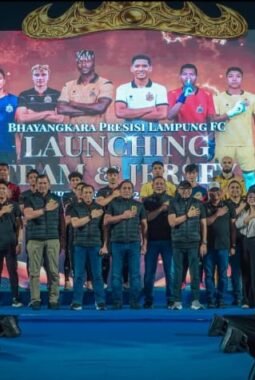 Pimpin Launching Tim dan Jersey, Gubernur Mirza Dorong Bhayangkara Presisi Lampung FC Raih Tiga Besar