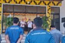 Foto: Wakil Ketua II KONI Provinsi Lampung Riagus Ria di Kantor KONI Lampung saat melepas para Atlet Petanque ( dok Humas KONI)