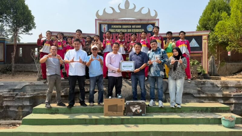 Foto: PTPN I (Persero) Regional 7 menyalurkan bantuan sarana pendidikan (dok PTPN/ Serambi Lampung.com