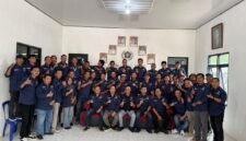 Pengurus PWI Lamsel foto bersama usai menggelar rapat. 